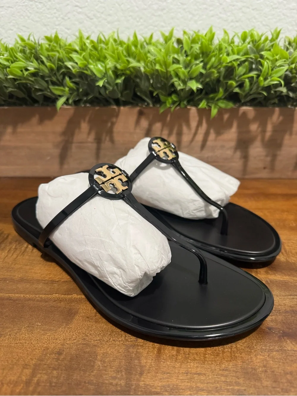 Tory Burch Mini Miller Jelly Thong Sandals Black Gold 166808 Womens Size 10